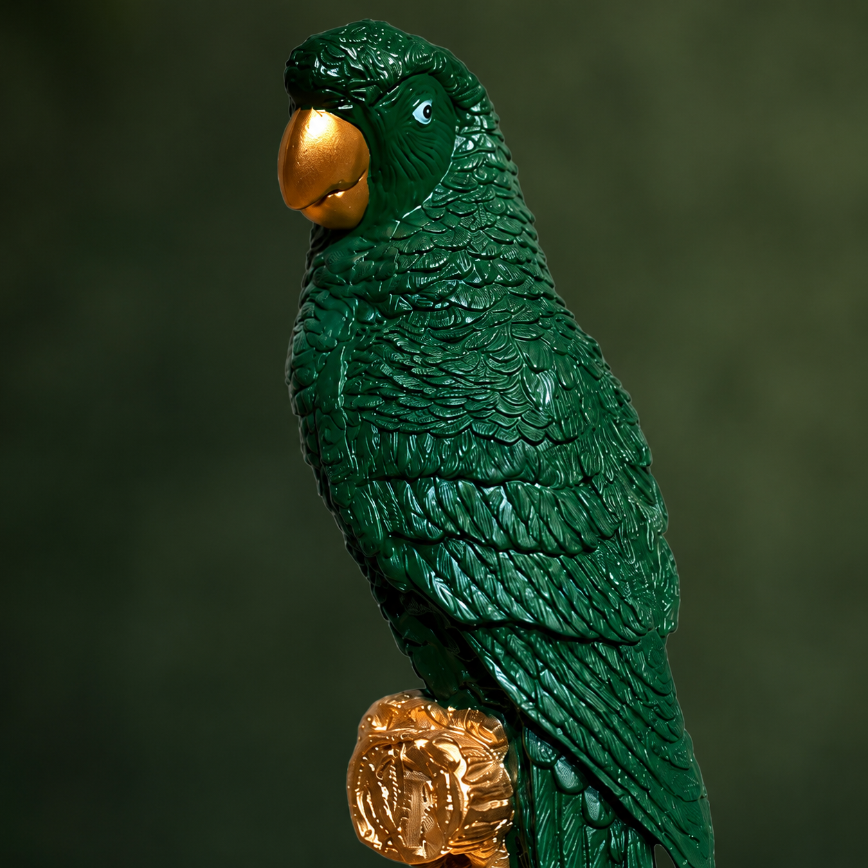 TROPICAL PARROT SCULPTURE