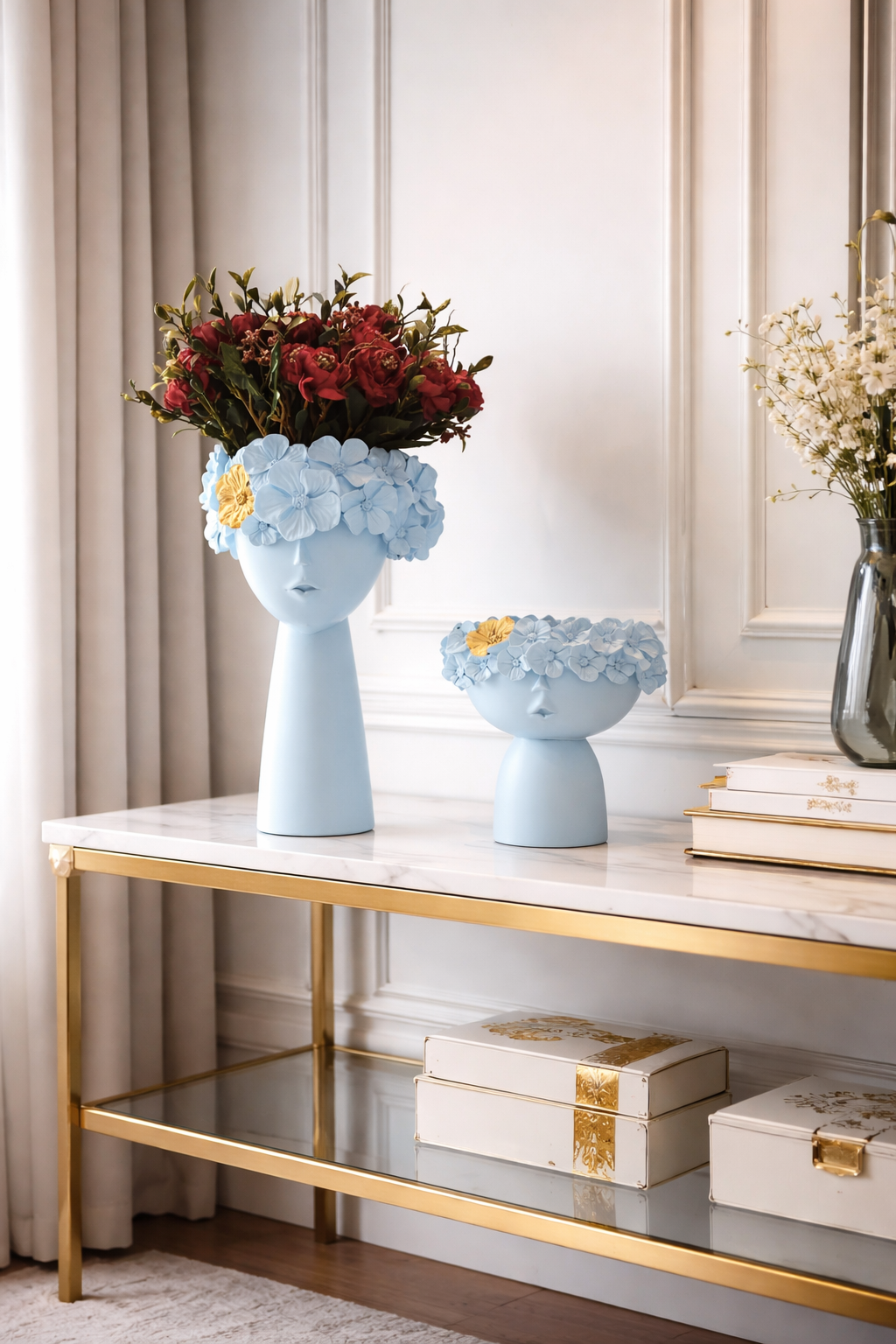 Tiara Wase - Modern Floral Head Sculpture Vase Decor