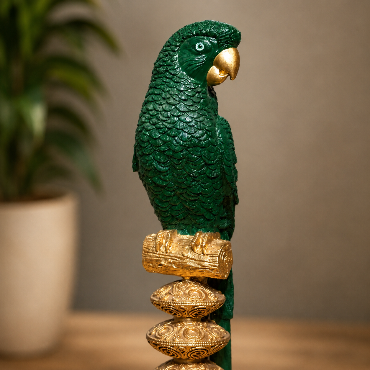 TROPICAL PARROT SCULPTURE